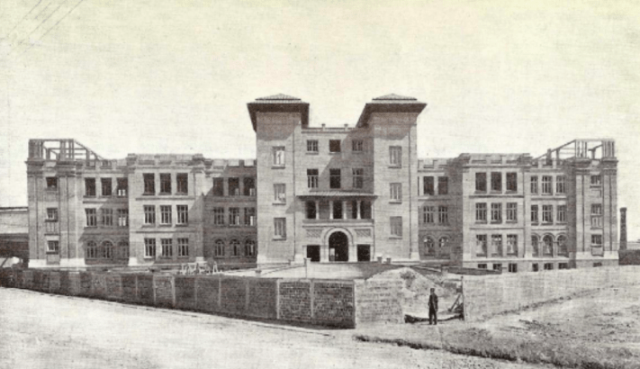 Fachada colegio 1927, en construcción